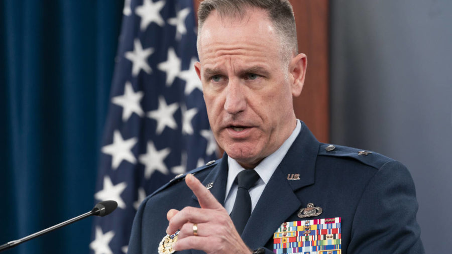 Chuẩn tướng Patrick Ryder, phát ngôn viên Lầu Năm Góc cho biết Mỹ sẽ theo dõi sát sao thông tin Iran cung cấp vũ khí cho Nga. Ảnh: AP