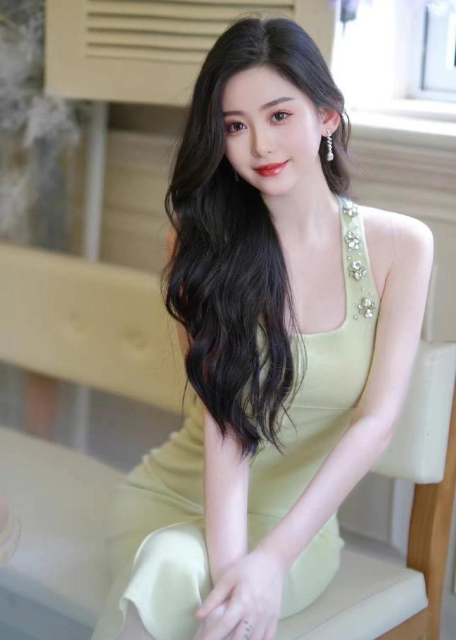 Huỳnh Hiểu Minh muốn kín tiếng trong đoạn tình cảm mới sau khi ly hôn Angelababy.