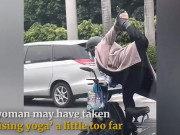 Làm đẹp - Người phụ nữ Trung Quốc vừa lái xe vừa tập yoga khiến cảnh sát ráo riết tìm kiếm