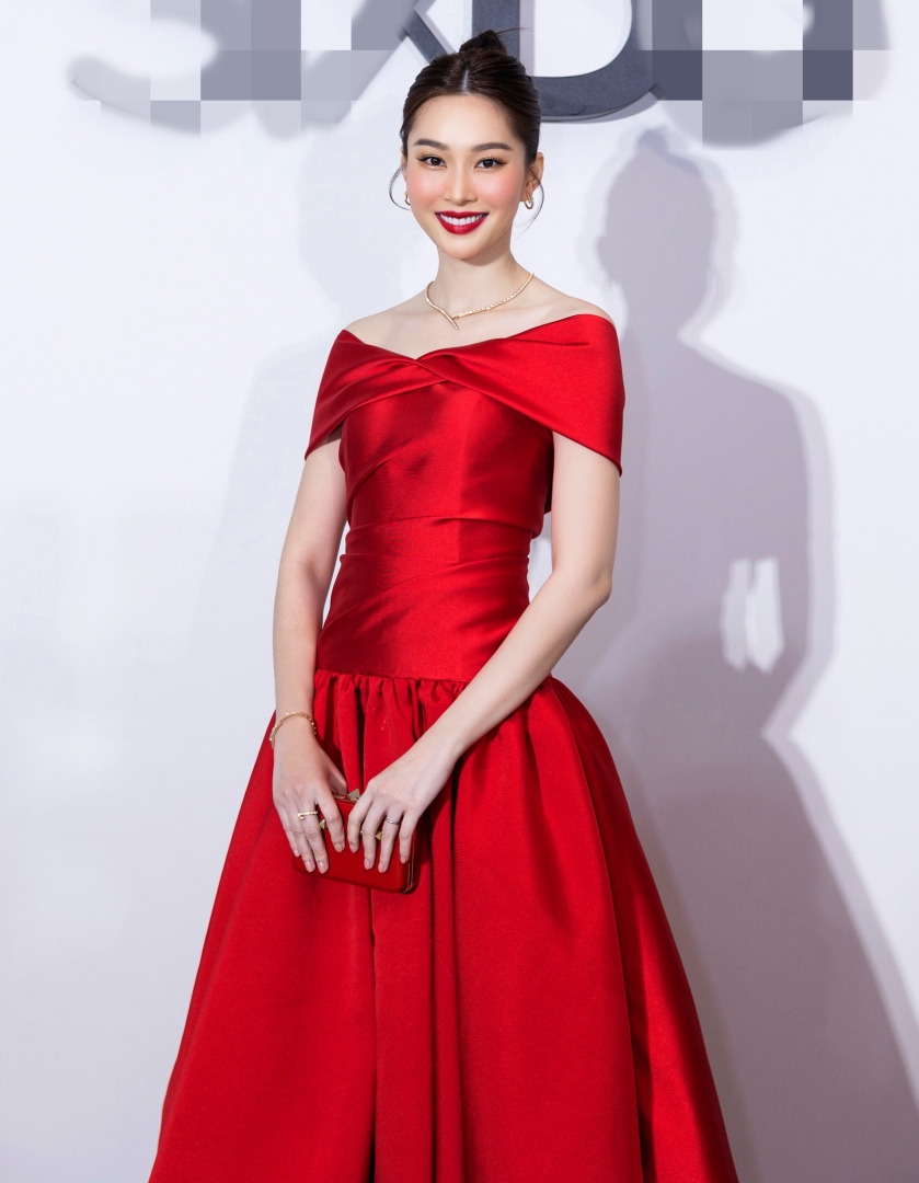 Hoa hậu H’Hen Niê, Ngọc Châu lộng lẫy với đầm hoa nổi của NTK Đỗ Mạnh Cường - 23