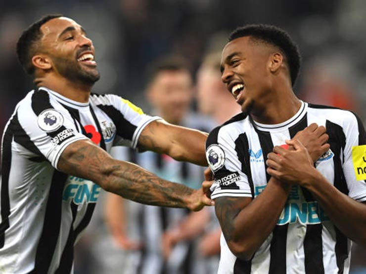 Bảng xếp hạng Ngoại hạng Anh: Man City thua sốc bị Newcastle áp sát, Arsenal chắc ngôi đầu