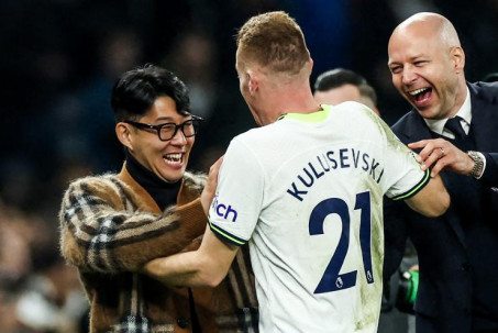 Tottenham thắng hú vía: Son Heung Min gây chú ý đặc biệt, Conte tri ân Kane