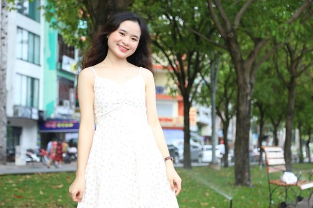 Điểm check in mới của giới trẻ Sài thành: Hàng cây lộc vừng thay lá đậm sắc thu - hình ảnh 5