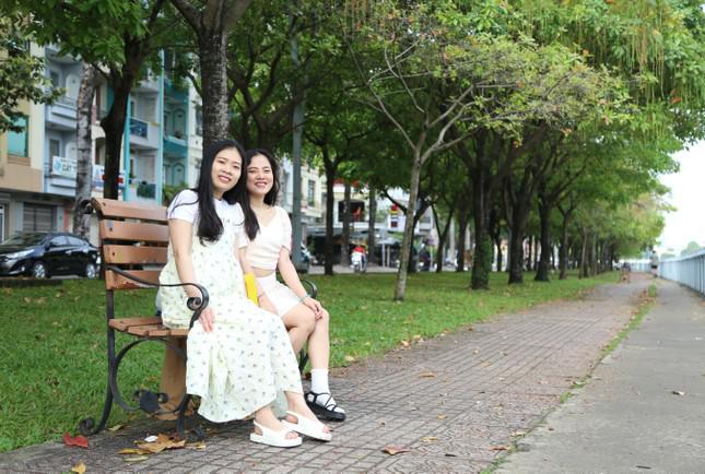 New check-in point of young people in Saigon: Rows of sesame buds change their leaves to bold autumn colors - 14