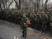 Thế giới - Ông Putin cho phép sinh viên miền Đông Ukraine rời quân đội, lãnh đạo Donetsk lên tiếng