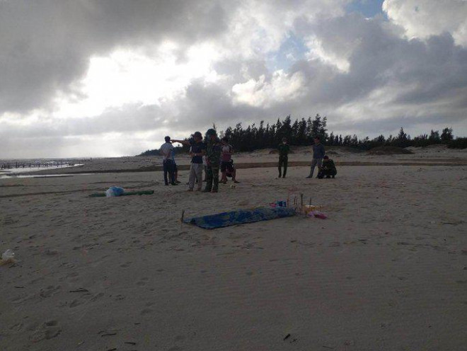 Trong vòng hơn 1 tháng, người dân phát hiện 2 thi thể không còn nguyên vẹn dạt vào bờ biển xã Hải Khê