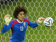 Bóng đá - SAO &quot;dị&quot; nhất World Cup - Ochoa: &quot;Thánh bắt gôn&quot; 4 năm tỏa sáng 1 lần