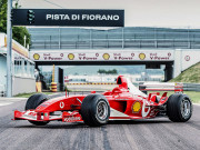 Tin tức ô tô - Xe đua Ferrari F2003 của tay lái huyền thoại Michael Schumacher bán đấu giá hơn 370 tỷ đồng