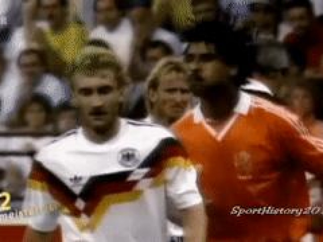 Bóng đá - Lịch sử World Cup 1990: Pha 'phun mưa'của Rijkaard phơi bày mối 'thâm thù' Đức - Hà Lan