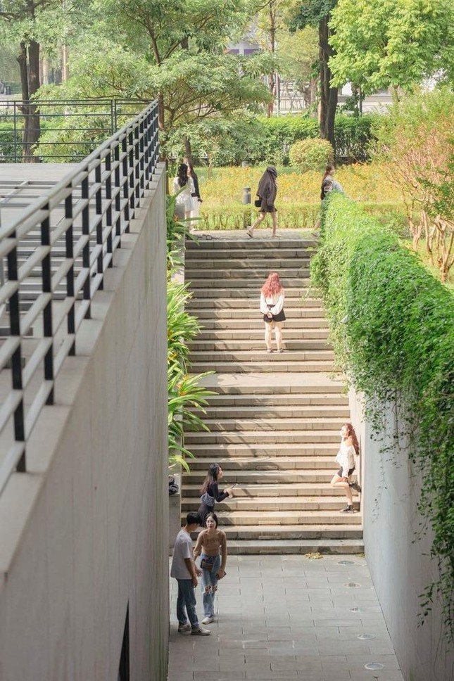 Giới trẻ Hà thành rủ nhau check-in Bảo tàng Hà Nội: Không gian nghệ thuật &#34;ngã đâu cũng có ảnh đẹp&#34; - hình ảnh 4