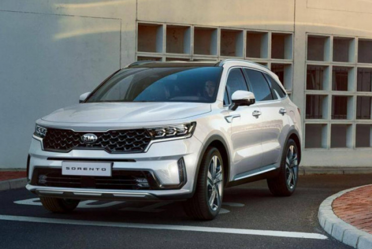 Kia điều chỉnh giá bán hàng loạt ô tô tại Việt Nam