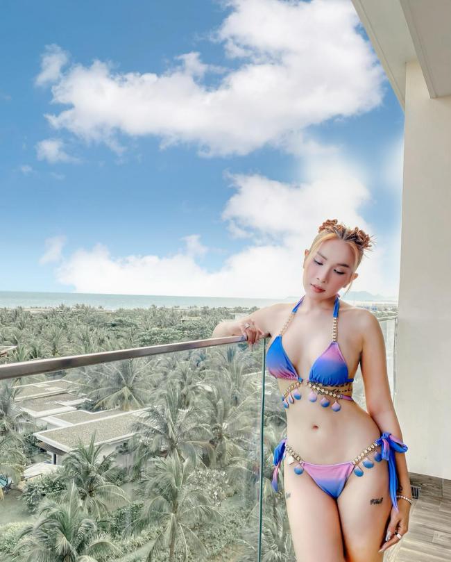 Những hình ảnh khoe dáng với bikini của Khả Như luôn nhận về lượt tương tác cao trên mạng xã hội bởi kiểu dáng bắt mắt.
