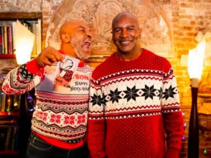 Mike Tyson 25 năm sau ngày cắn tai Holyfield, ”tái hợp” kình địch