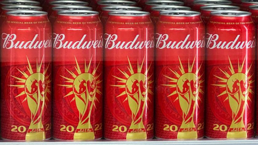 Hãng Budweiser là nhà cung cấp bia độc quyền cho World Cup 2022.