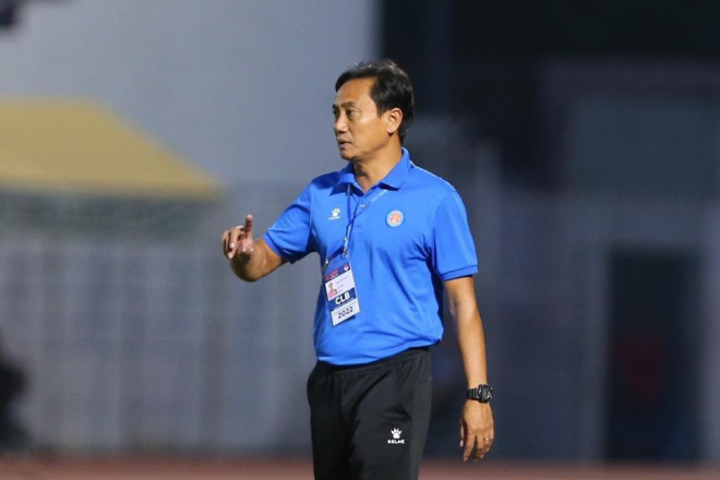 Chia sẻ sau trận đấu, HLV Phùng Thanh Phương của Sài Gòn FC nói: "Trận này, tôi đã động viên các em thi đấu cho danh dự cá nhân và đội bóng. Tôi thông báo luôn, trước trận này 2 ngày, đại diện công ty đã làm việc thanh lý hợp đồng. Hôm nay là ngày cuối cùng mà công ty sẽ trả lương cho chúng tôi. Tôi chưa biết phương hướng thế nào, nhưng hợp đồng và khúc mắc thì từng cá nhân sẽ làm việc. Bản thân tôi vẫn còn hợp đồng 1 năm nhưng chỉ báo cho tôi 2 ngày trước sẽ thanh lý. Tôi luôn dặn dò các em làm thế nào khi kết thúc mùa giải sẽ tự hào bước ra ngoài. Tôi rất buồn, chúng tôi muốn gửi lời xin lỗi đến người hâm mộ bóng đá Sài Gòn. Chúng tôi đã cố gắng".