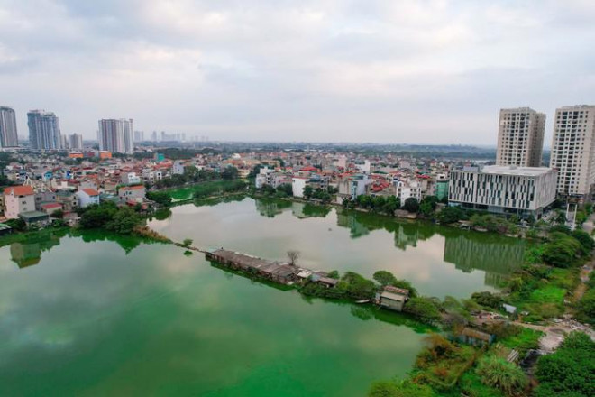 Cận cảnh những hồ nước ở Hà Nội nguy cơ bị “khai tử” để làm nhà, làm đường - hình ảnh 10