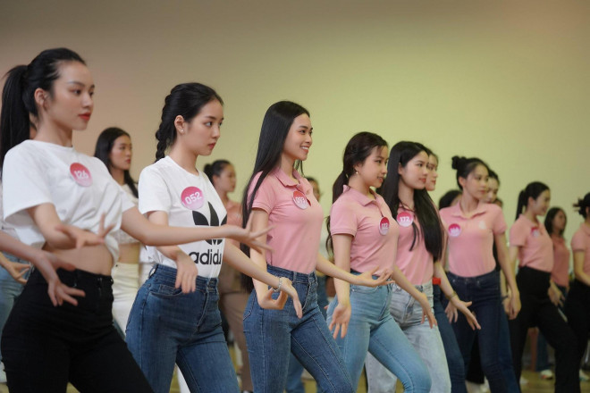 Bài tập vũ đạo làm khó thí sinh Hoa hậu Việt Nam - hình ảnh 3