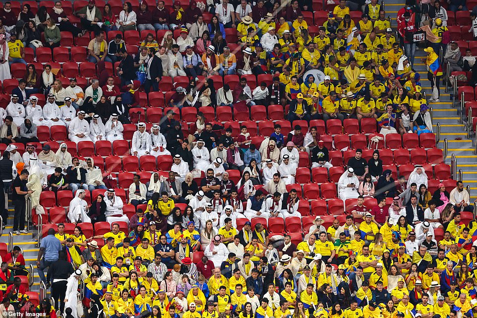 ĐT Qatar đã để thua ĐT Ecuador 0-2 trong trận đấu mở màn.