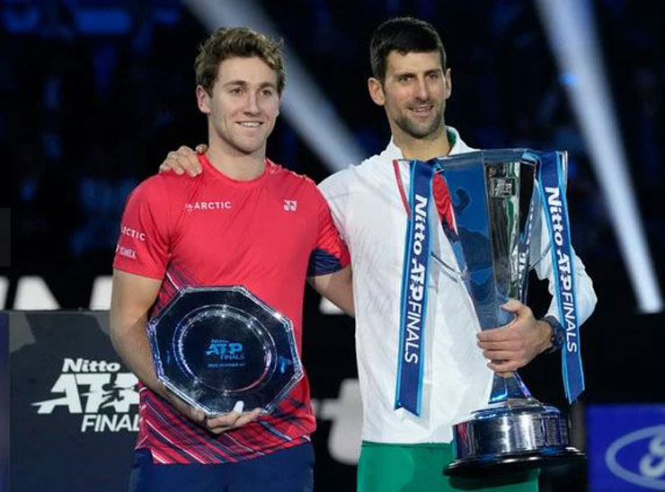 Novak Djokovic đánh bại Casper Ruud sau 2 set để lần thứ 6 vô địch ATP Finals