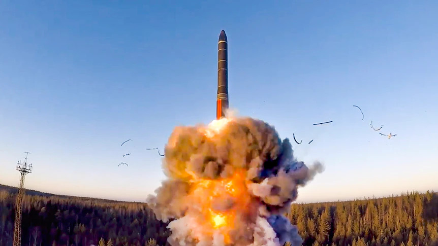 Tên lửa đạn đạo của Nga rời bệ phóng (ảnh: ABC)