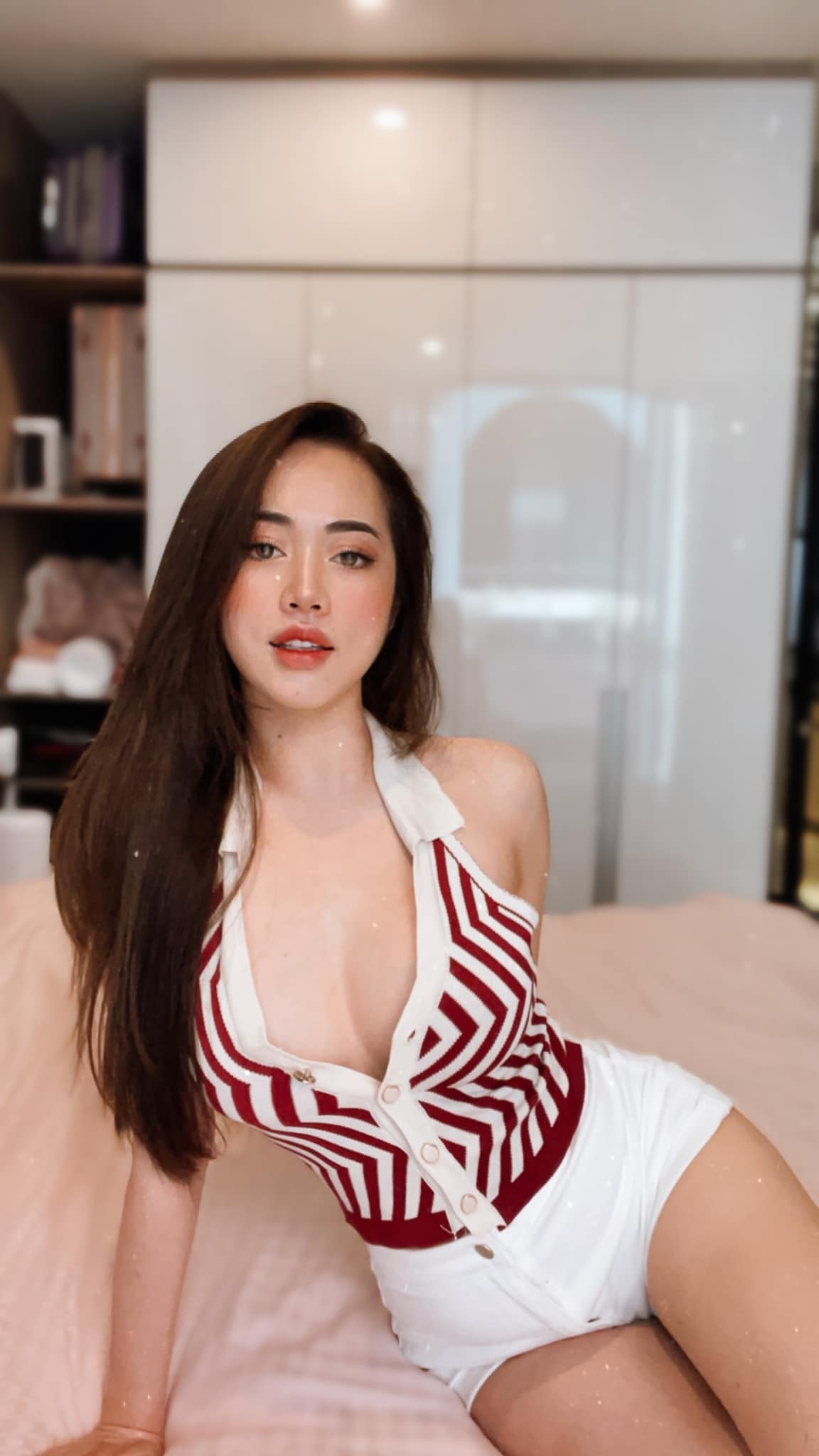 Theo đuổi phong cách sexy nhưng người đẹp 26 tuổi này được đánh giá là có chừng mực, không phô phang quá mức.