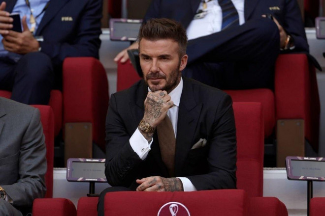 David Beckham và dàn WAGs tuyển Anh trên khán đài trận thắng 6-2 - 2