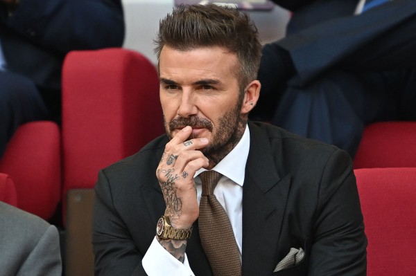 Beckham gây chú ý vì quá đẹp trai khi đứng cạnh hoàng tử Qatar trên sân World Cup 2022 - hình ảnh 2