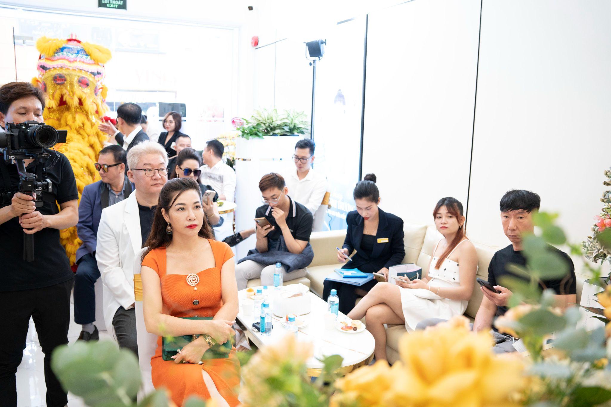 Chính thức ra mắt Phòng khám chuyên khoa da liễu Viện thẩm mỹ HT Beauty - 10 năm 1 hành trình kiến tạo nét đẹp Việt - 2