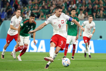 Video highlight Mexico - Ba Lan: Cay đắng quả penalty, suýt ôm hận phút 90+7
