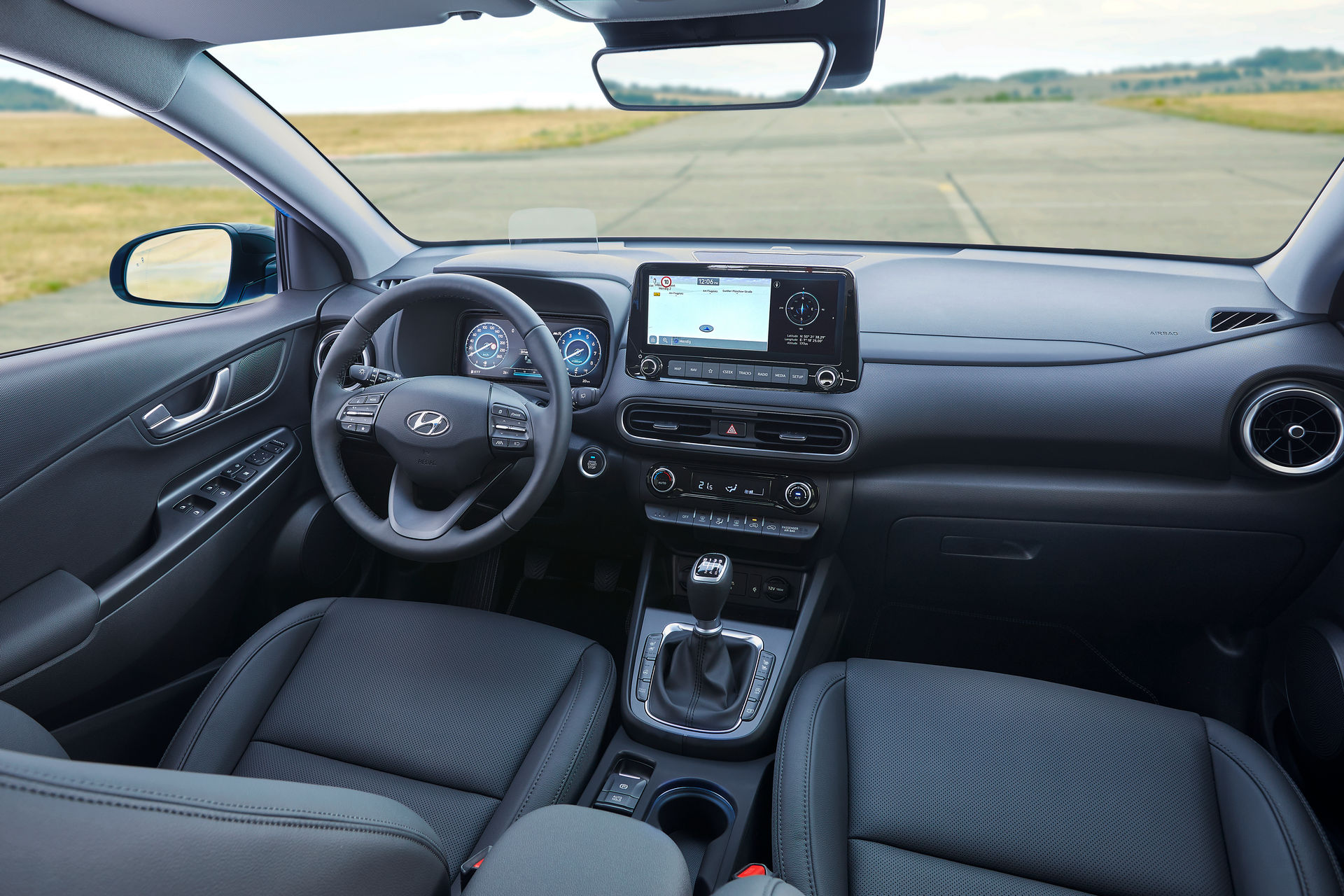 Chênh gần 100 triệu, Peugeot 2008 có xứng đáng hơn Hyundai Kona? - 4