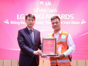 Kinh doanh - LG trao tặng 100 triệu đồng cho &quot;người hùng bóng đêm&quot;