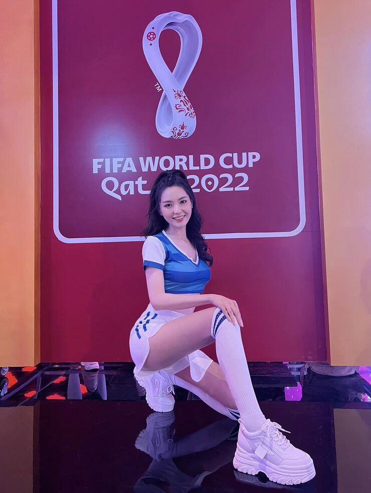 Hot girl Hà thành, Nghệ An đại diện Hàn Quốc, Uruguay bất phân thắng bại từ dáng đến lối mặc - hình ảnh 10