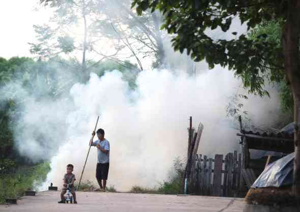 Nhiều nơi ở Hà Nội bị &#34;đầu độc&#34; vì… khói - hình ảnh 2