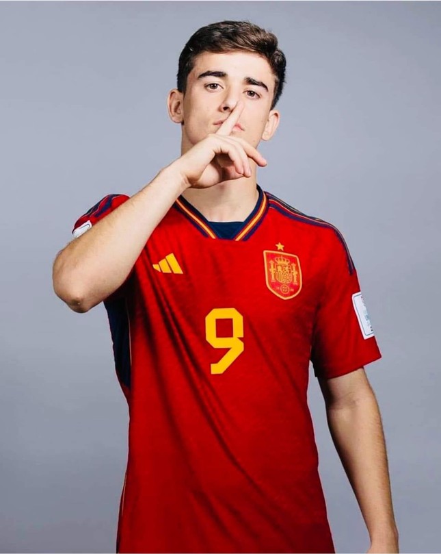 Gavi Pablo &#8211; chàng tuyển thủ 2K4 của Tây Ban Nha khiến hội chị em &#34;ôm tim&#34; vì quá đẹp trai - hình ảnh 5