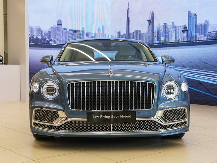 Bentley ra mắt dòng xe Hybrid đầu tiên tại Việt Nam, giá bán từ 16,8 tỷ đồng - 1