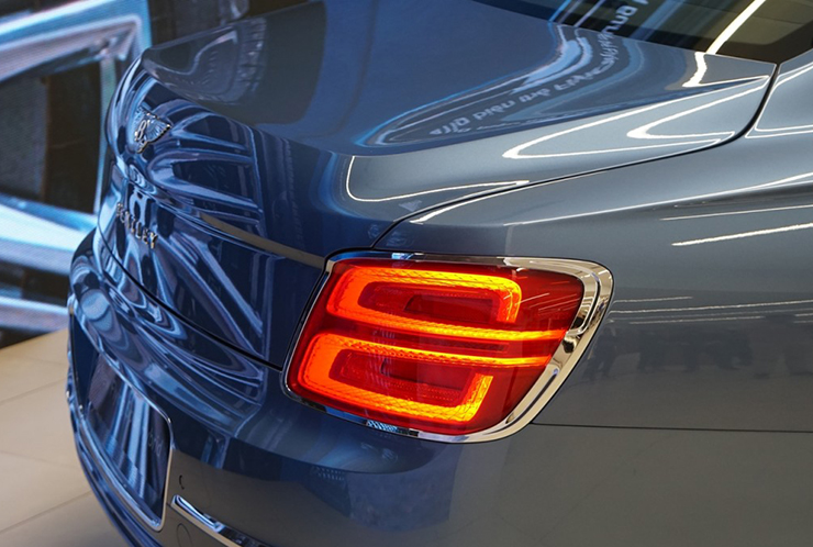 Bentley ra mắt dòng xe Hybrid đầu tiên tại Việt Nam, giá bán từ 16,8 tỷ đồng - 6