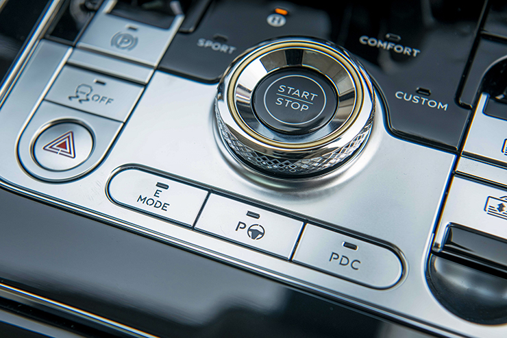 Bentley ra mắt dòng xe Hybrid đầu tiên tại Việt Nam, giá bán từ 16,8 tỷ đồng - 10