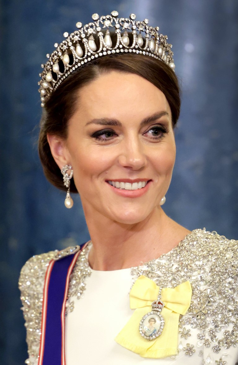 Kate Middleton và bộ sưu tập trang sức hoàng gia nức lòng người hâm mộ - 3