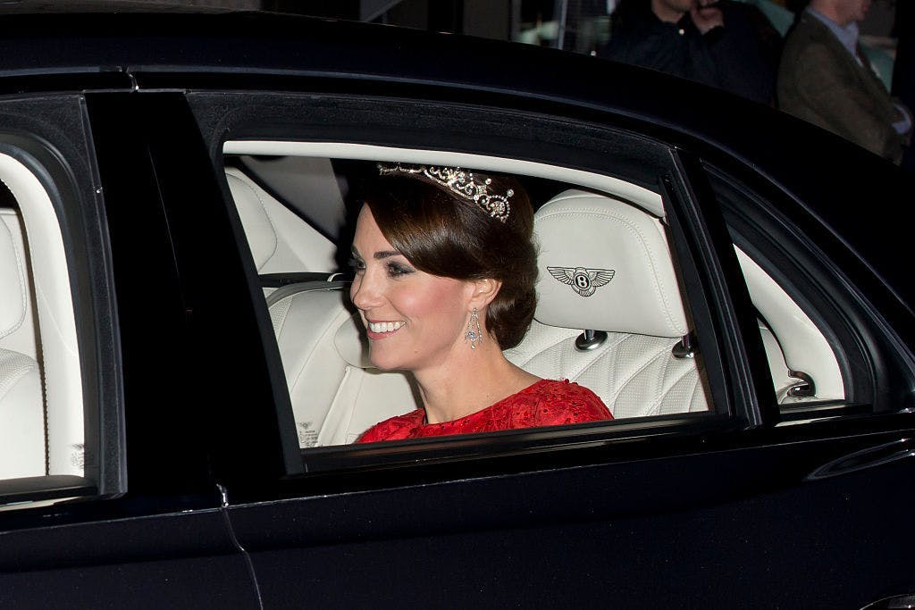 Kate Middleton và bộ sưu tập trang sức hoàng gia nức lòng người hâm mộ - 5
