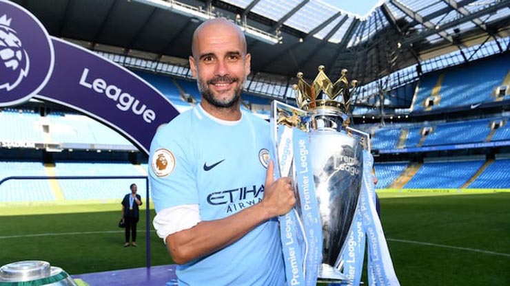 HLV Guardiola tiếp tục ở lại Man City