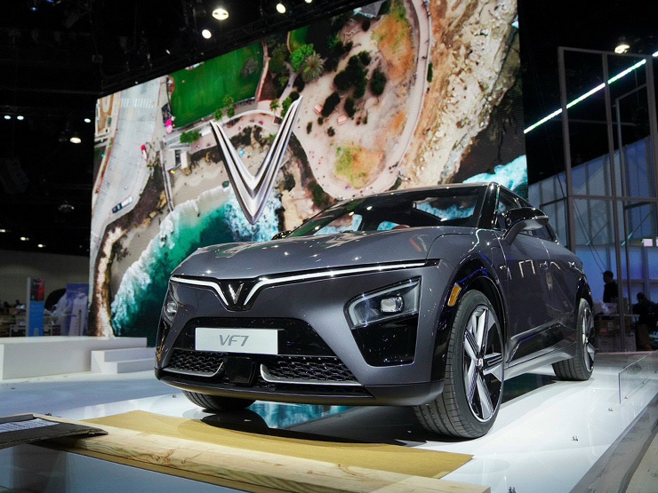 VinFast VF 6 và VF 7 lọt Top 10 mẫu xe đẹp nhất tại Triển lãm LAAS 2022 - 3