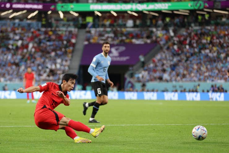 Trực tiếp bóng đá Uruguay - Hàn Quốc: 2 cú sút xa suýt thành bàn (World Cup) (Hết giờ) - 16