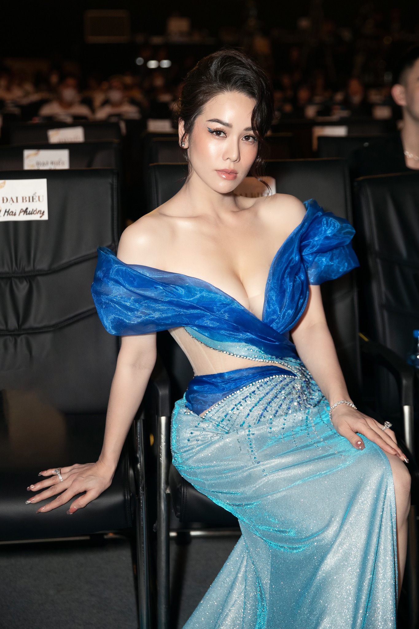 “Cô hầu gái hot nhất phim Việt” dù tăng hay giảm cân, vẫn giữ được vẻ ngoài quyến rũ - 3