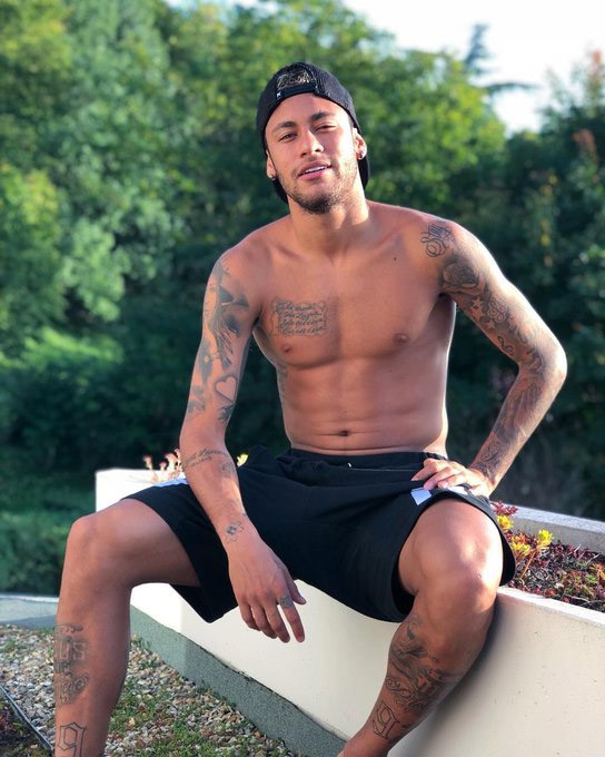 Neymar xuất hiện với vẻ ngoài "nét như Sony" sau thời gian bị chê “bụng bia” - 6