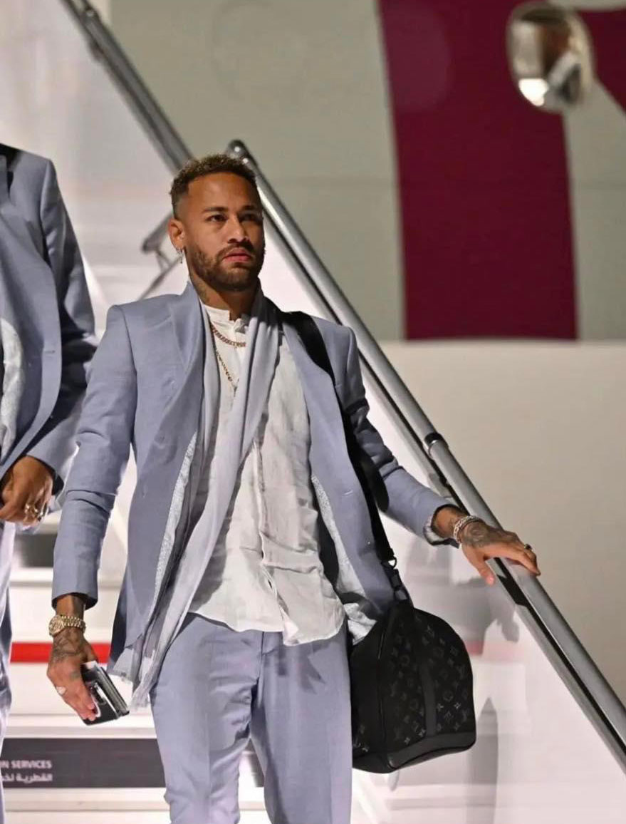 Neymar xuất hiện với vẻ ngoài "nét như Sony" sau thời gian bị chê “bụng bia” - 2