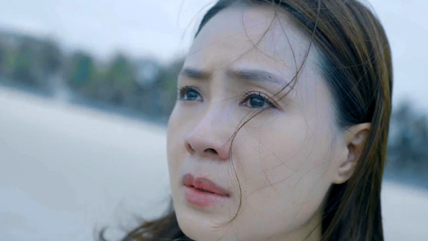Ngập tràn cảnh nóng trên sóng VTV, phim của Hồng Diễm còn gây tranh cãi vì tình tiết này - 4