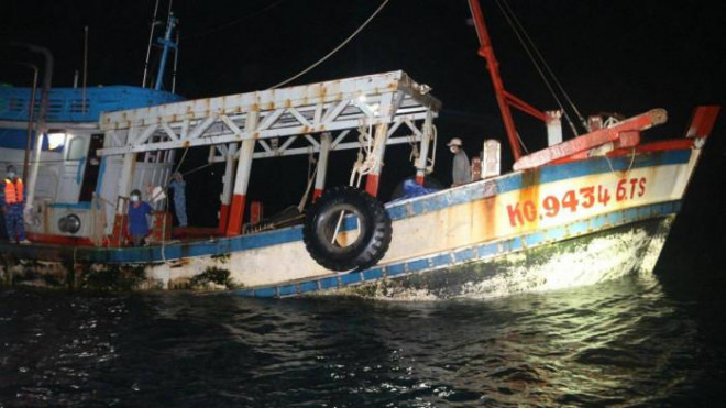 Thuyền trưởng tàu cá ở Quảng Bình bị cuốn vào ống tời tử vong thương tâm - hình ảnh 1