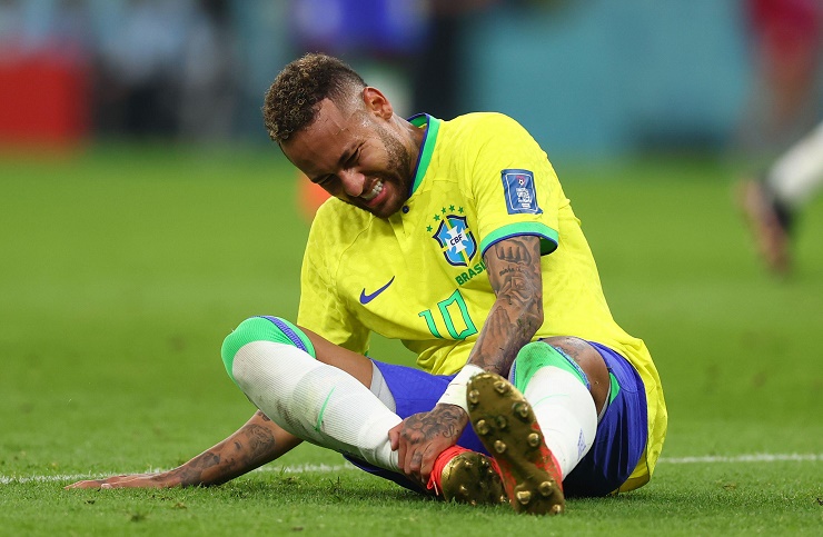 Brazil nhận tin sét đánh: Neymar chấn thương mắt cá chân, tình hình ra sao? - 4