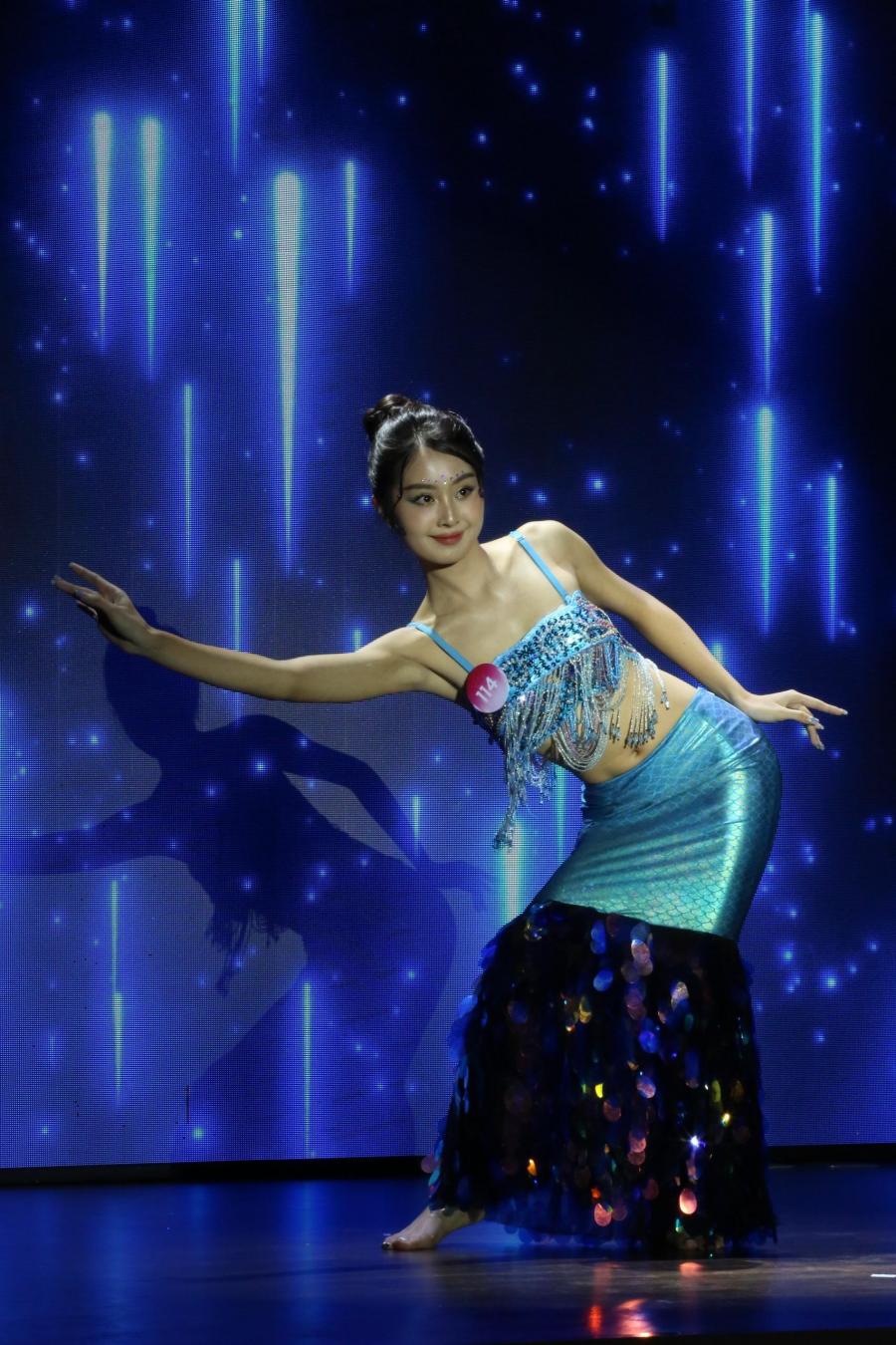 Cô gái Ninh Bình hoá thân "Mỹ nhân ngư" đẹp siêu thực, được dự đoán Hoa hậu Việt Nam - 3
