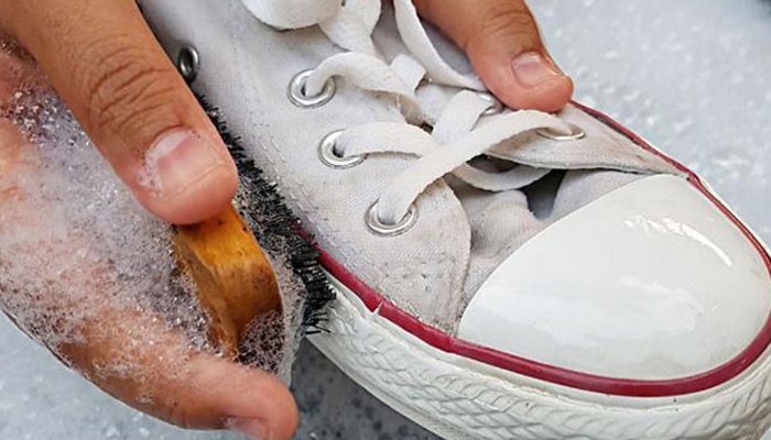 5 cách làm sạch các loại giày phổ biến cho quý ông - 4